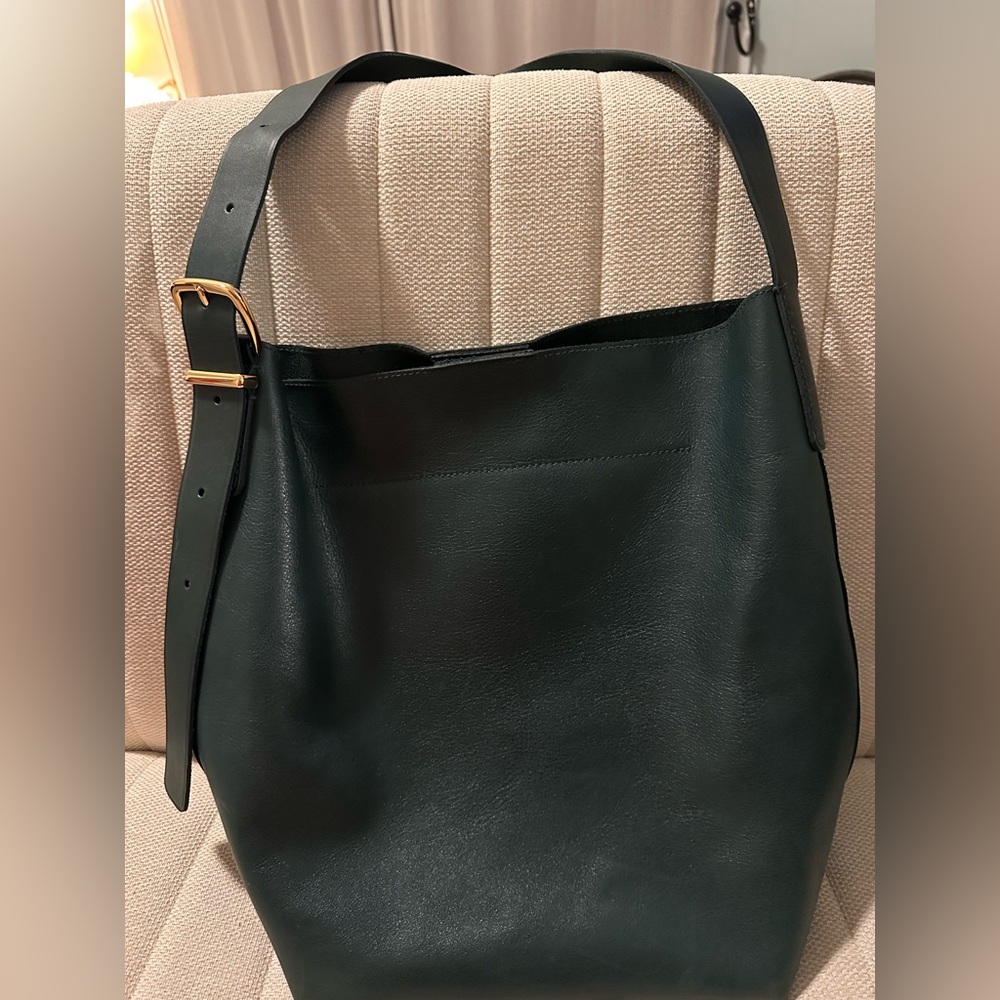 Madewell The Essential Bucket Tote